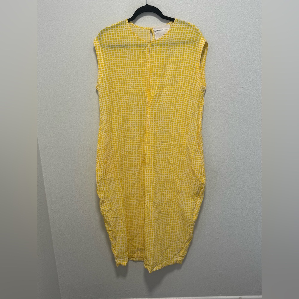 INTENTIONALLY BLANK Yellow Geometric Dress Size Large